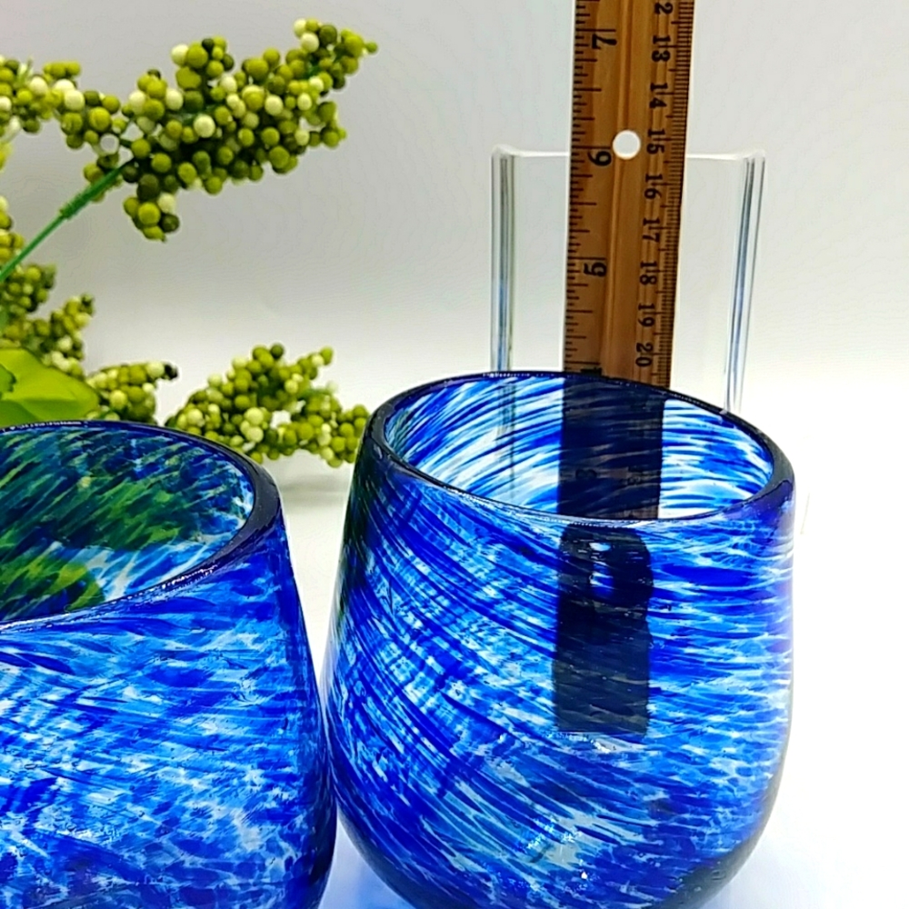 🫐HP! 2 Cocktail Glasses With Blue Swirled Dots, Hand Blown - Picture 5 of 6